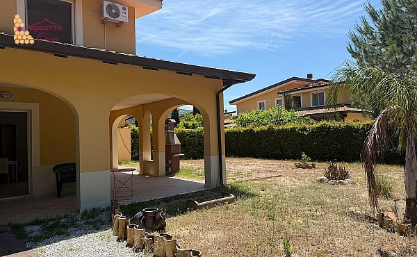 Villa Pizzo beach Club
