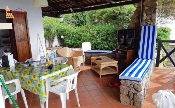 Villa con vista panoramica e accesso alla spiaggia 